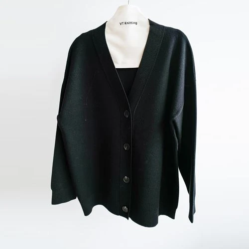 Sweater Cardigan Black Wool Wanita