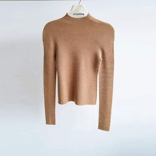 Kabel Knit Crew Leher Sweater Wanita