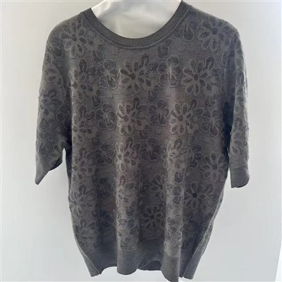 Sweater pereka bulu wanita